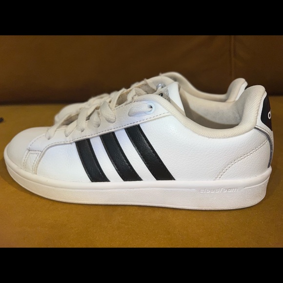 Cloud foam Adidas sneakers - Picture 3 of 8